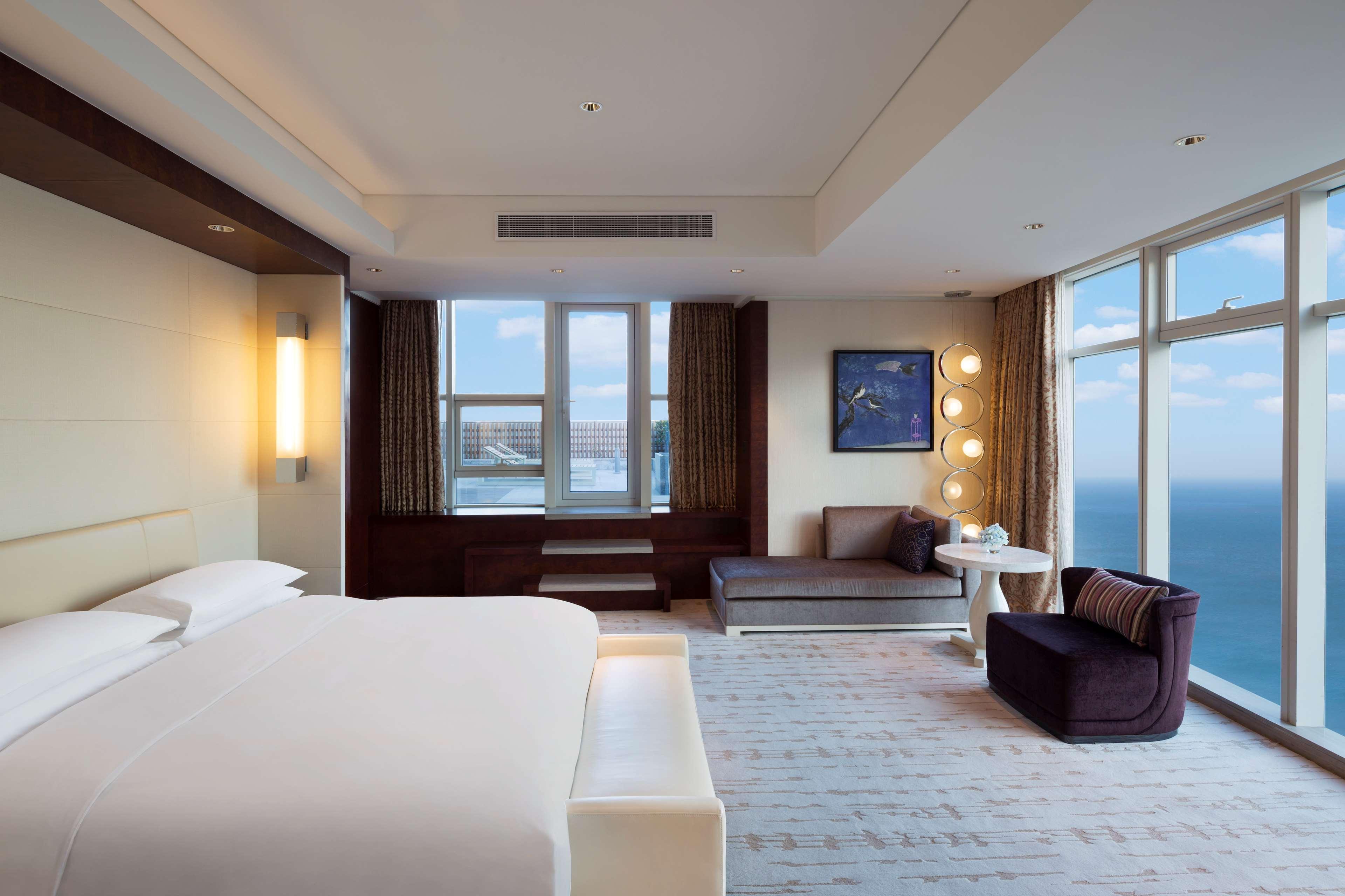 Hotel Hyatt Regency Qingdao Exterior foto